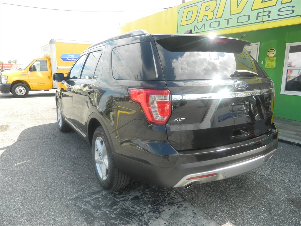 2017 Ford Explorer XLT - Photo 6