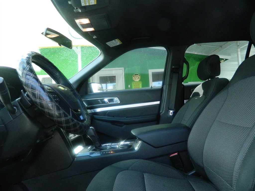 2017 Ford Explorer XLT - Photo 9